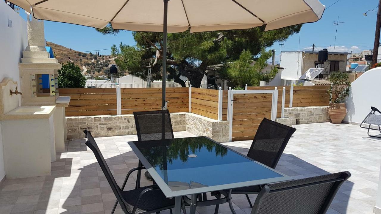 Villa Tanyas Cozy House Kamilari Exterior foto